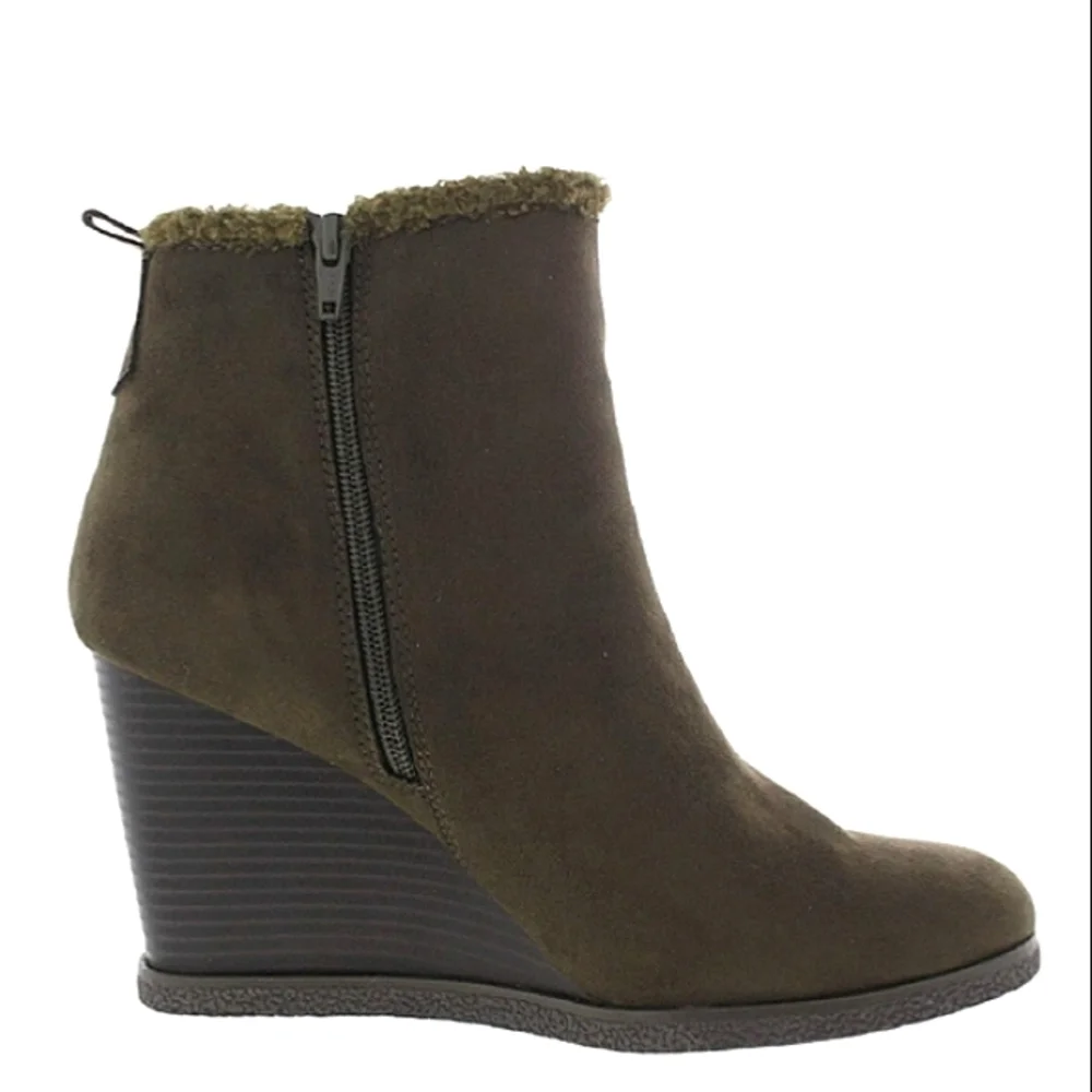 New w/Box Sun + Stone Camillia Faux Suede/Fur Ankle Wedge Booties Size 11
